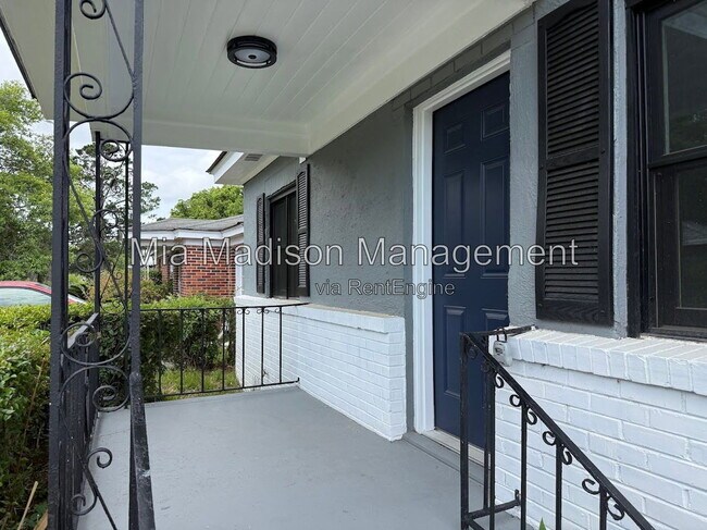 1210 W 42nd St