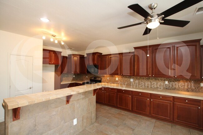 Building Photo - 14214 W Gelding Dr Rental