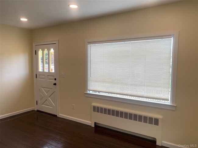 Photo - 711 N Division St