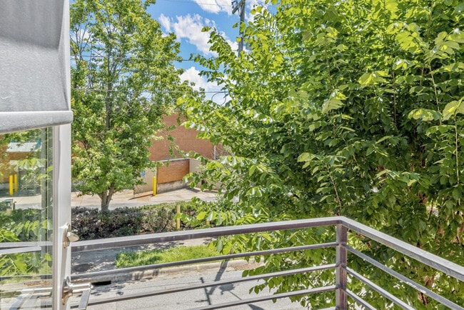 Photo - 352 W 5th St Unidad ID1241297P