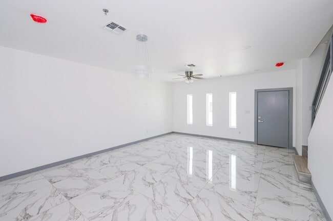 Photo - 1011 Emerald Valley Dr Unidad 28 D