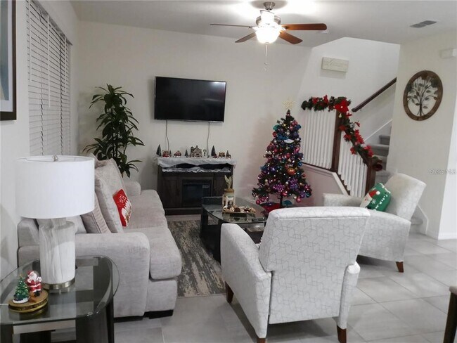 Photo - 2429 Varenna Loop