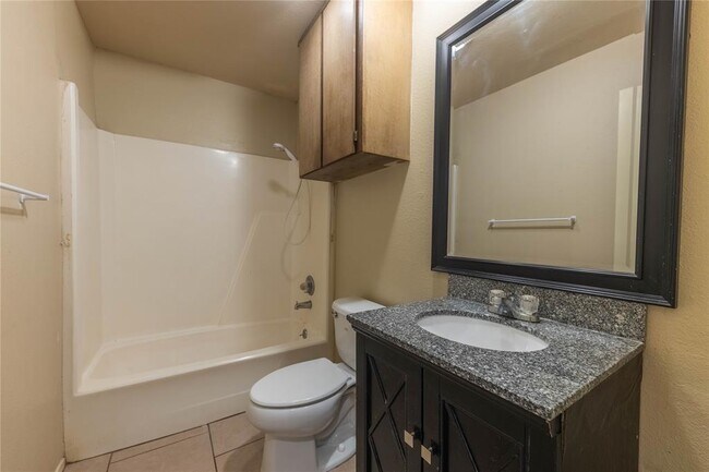 Photo - 705 North St