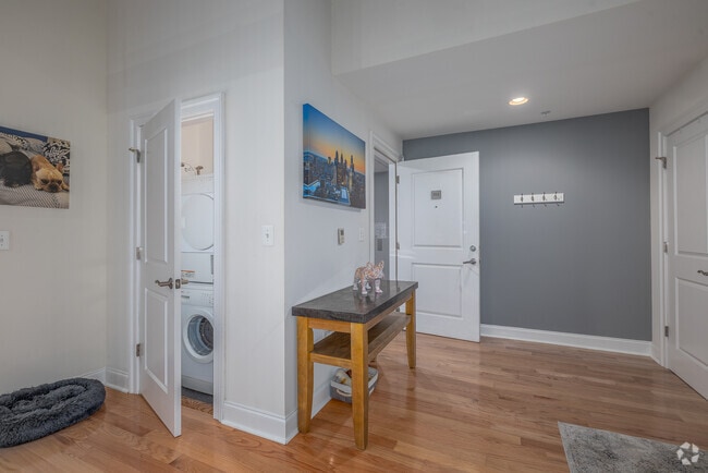 2BD, 2BA - 1,390SF - 1334 Walnut St
