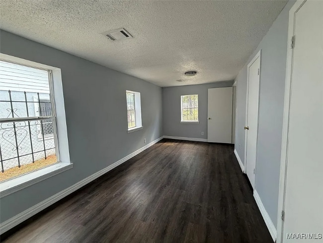 Photo - 2015 Stokes St