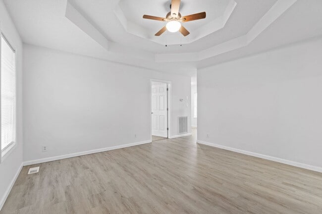 Photo - 941 Crabapple Ln