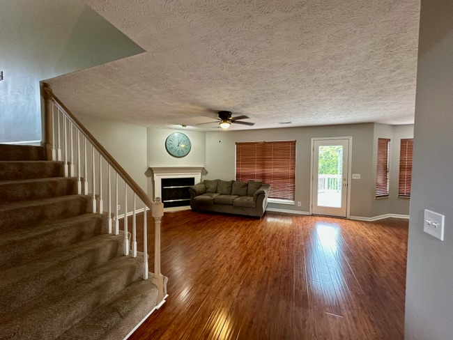 Photo - 142 Braxton Park Ln