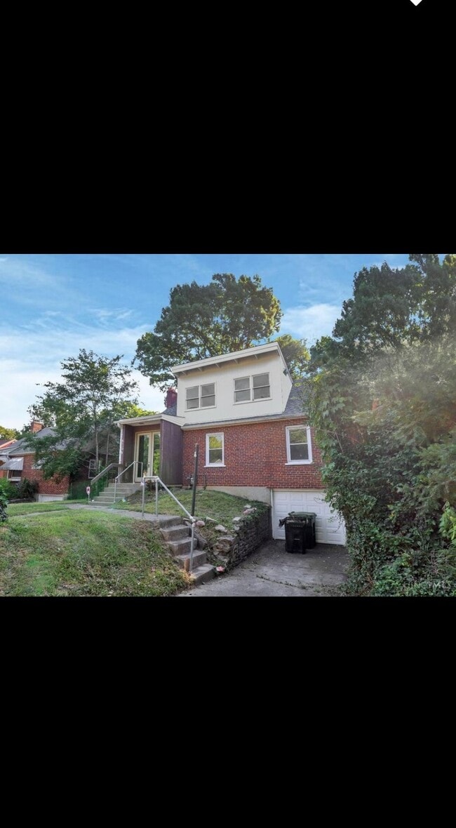 Photo - 8010 Daly Rd