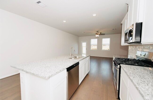 Photo - 27930 Western Crk Ct