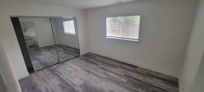 Photo - 2237 Warburton Ave