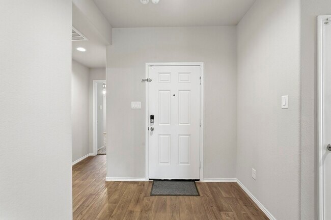 Photo - 3935 Country Club Dr