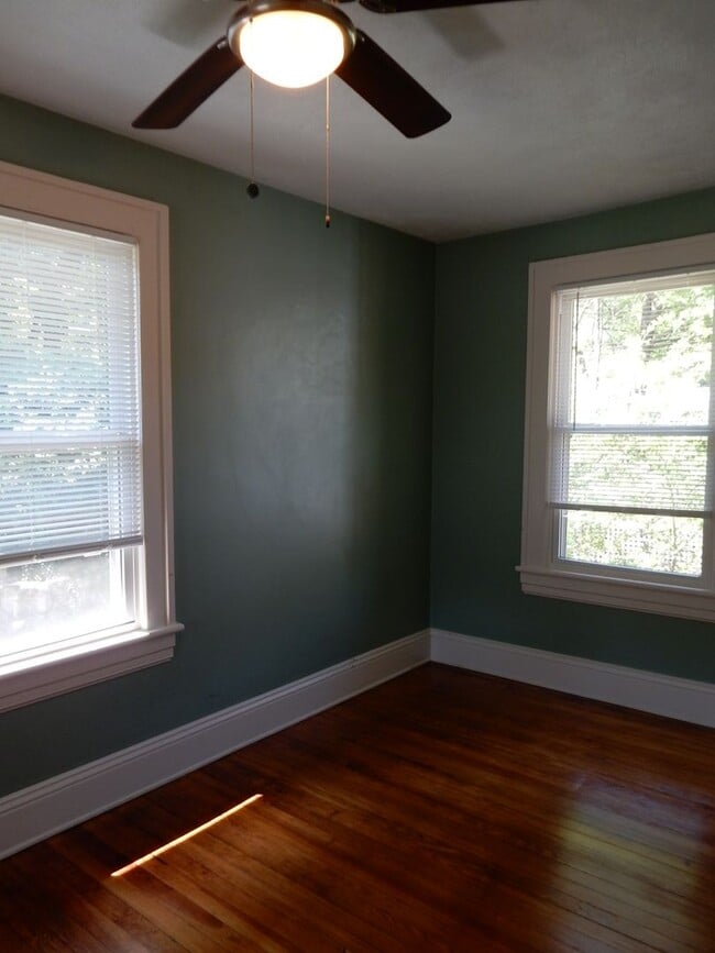 Grandin Court Foursquare convenient to SW Rental House Rental in