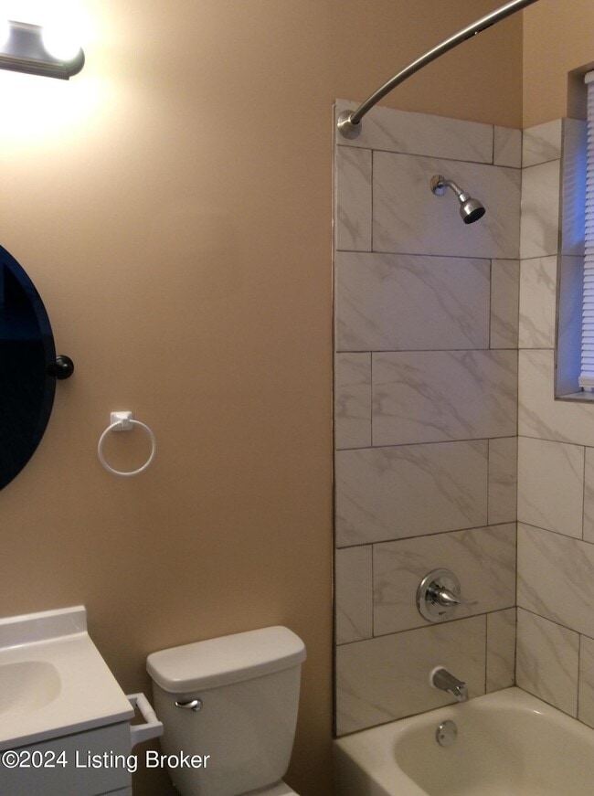 Photo - 950 S Floyd St Unit 202