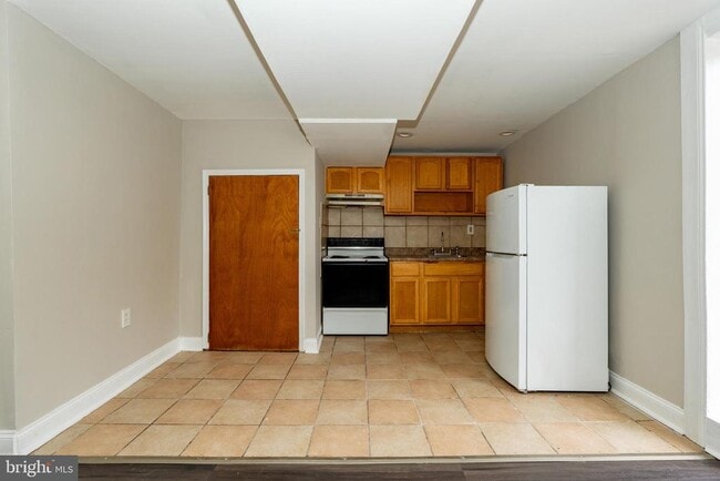 Building Photo - 5763 Pemberton St Unit C Rental