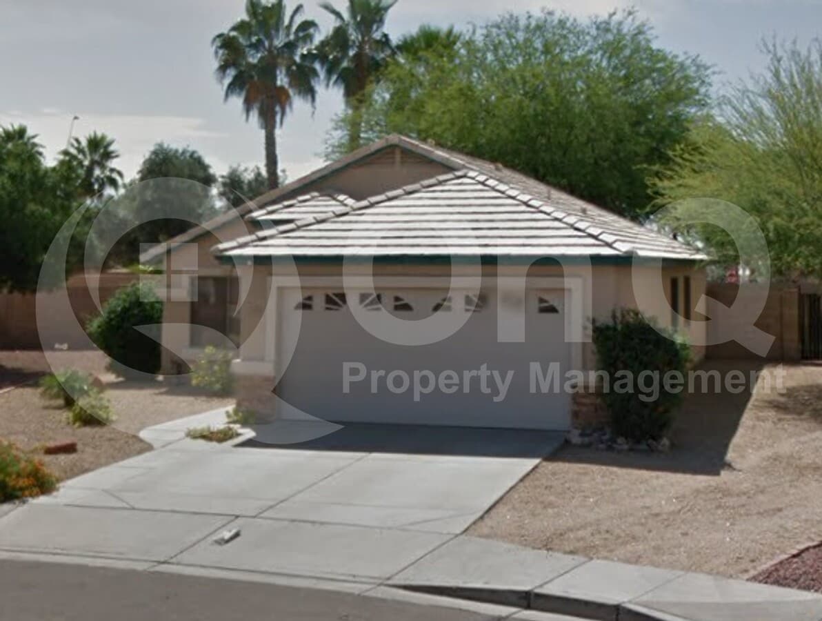 Photo - 15901 W Young St