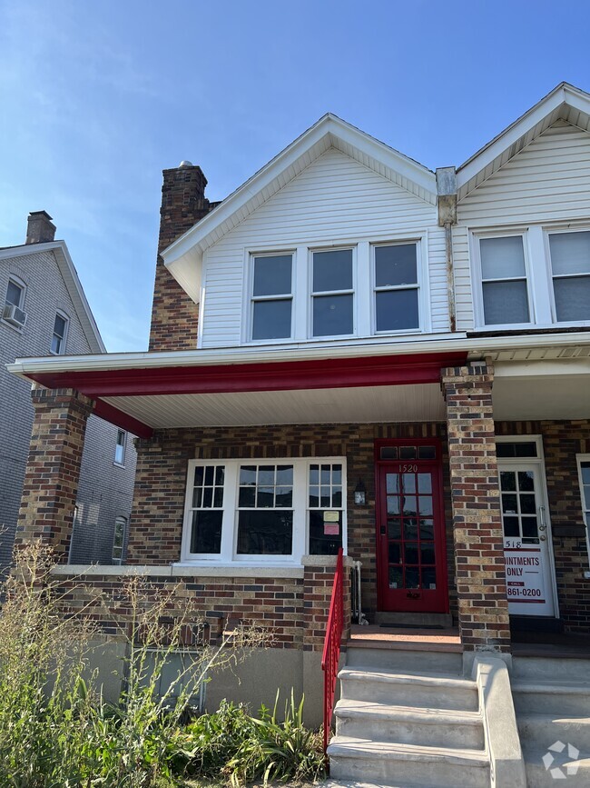 Building Photo - 1520 W Broad St Rental
