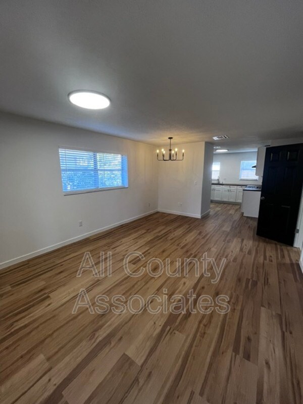 Photo - 2267 Norman Dr Unit B
