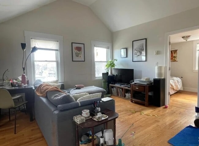 Photo - 196 Hampshire St Unit 3