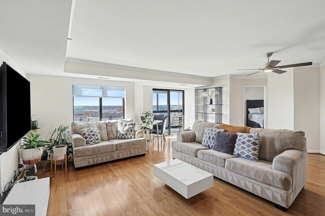 Building Photo - 900 N Stafford St Unit 2521