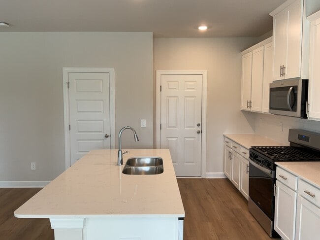 Photo - 521 Crowder Pl