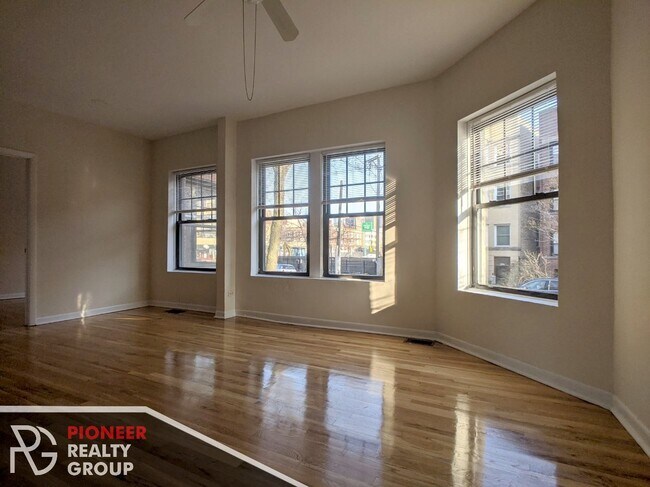 Photo - 656 W Cornelia Ave Unidad 1