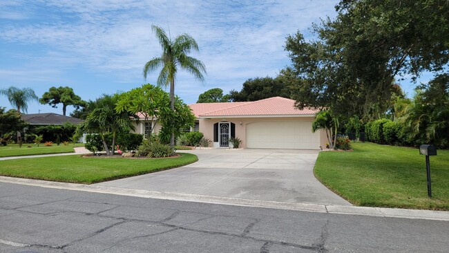 Pristine Pool Home - 3 bed/ 2 bath/ 2 car ... - Pristine Pool Home - 3 bed/ 2 bath/ 2 car ...