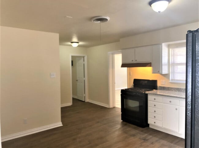 Photo - 4908 43rd St