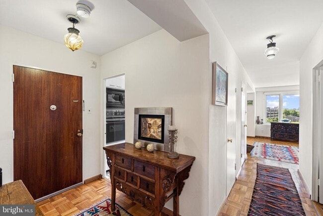 2475 Virginia Ave NW Unit 822