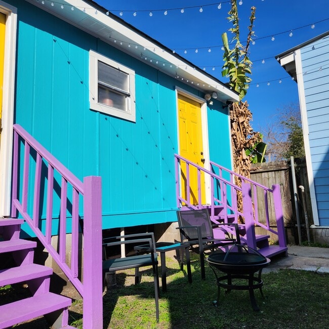 Building Photo - 4869 Tchoupitoulas St