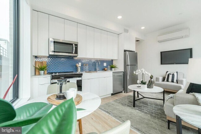 Photo - 1131-39 N Front St Unidad 203