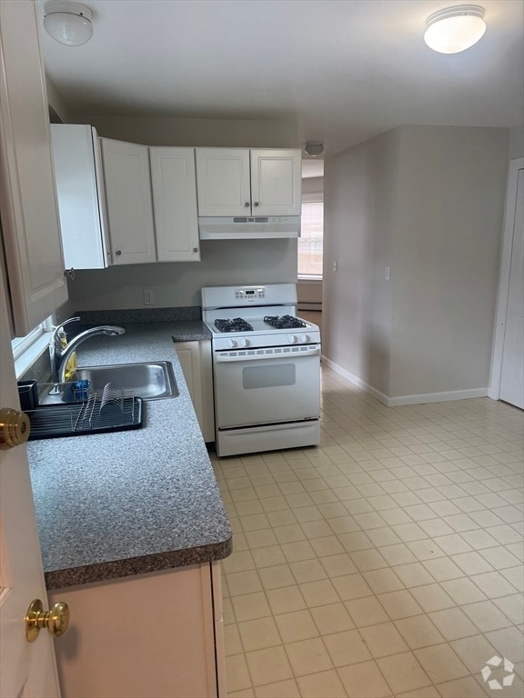 Building Photo - 44 Spring St Unit 3 Rental
