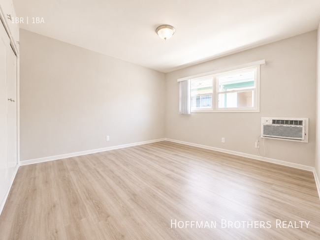 141 N Hamilton Dr Unit D