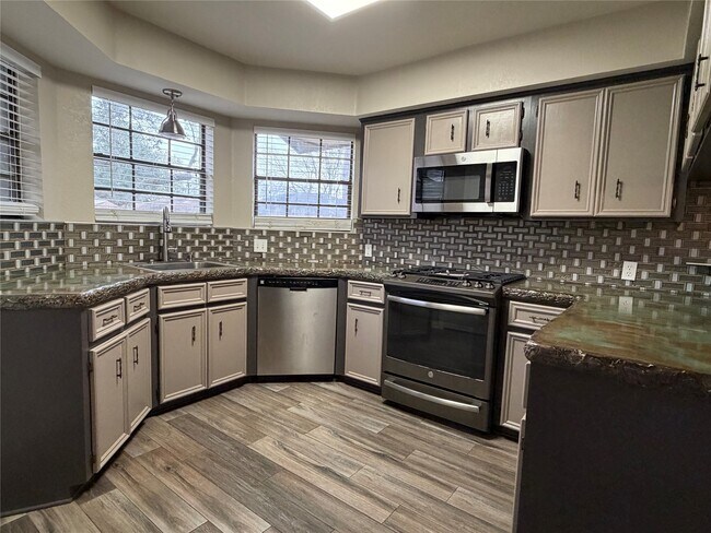 Photo - 2712 Monroe Ave