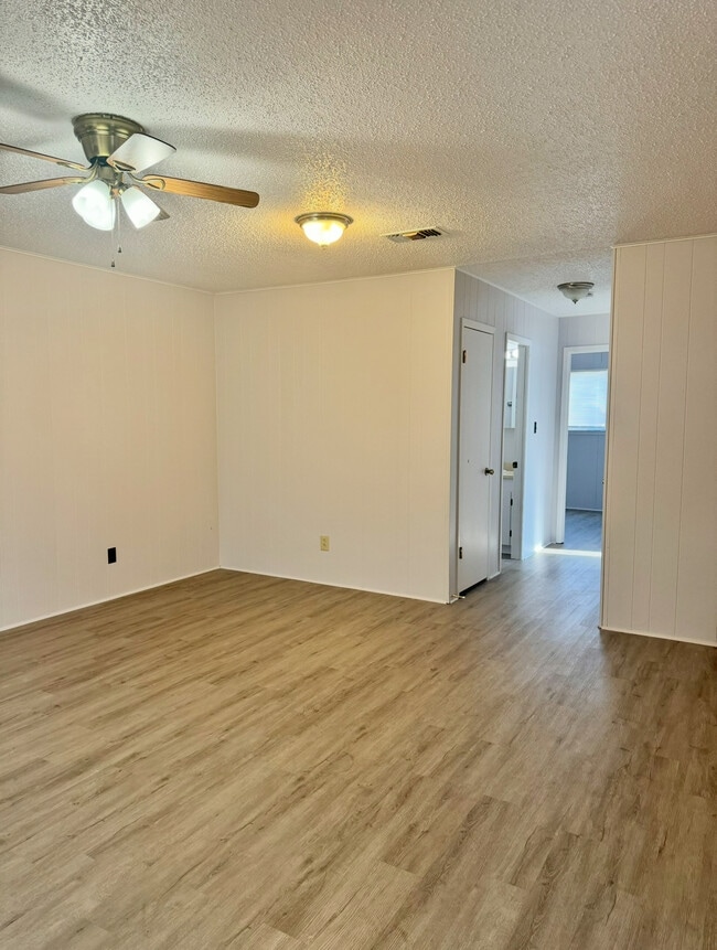 Photo - 215 Redbud Ln Unit B