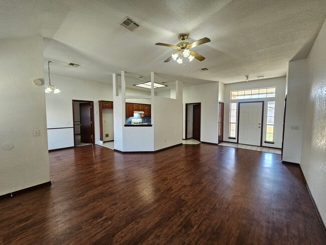 Photo - 1913 Rising Hill Dr