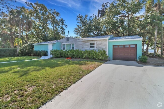 Building Photo - 3393 E Riverside Dr Rental