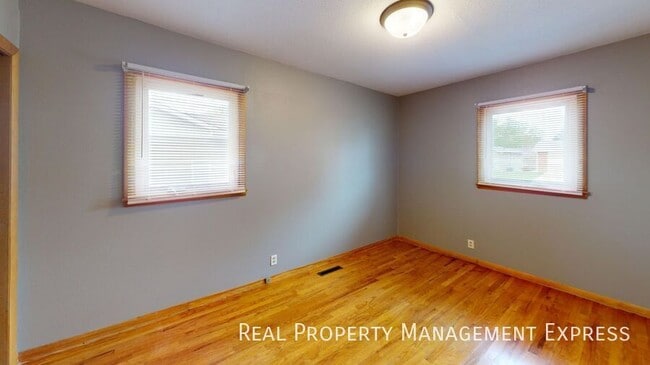 Photo - 2200 W 39th St