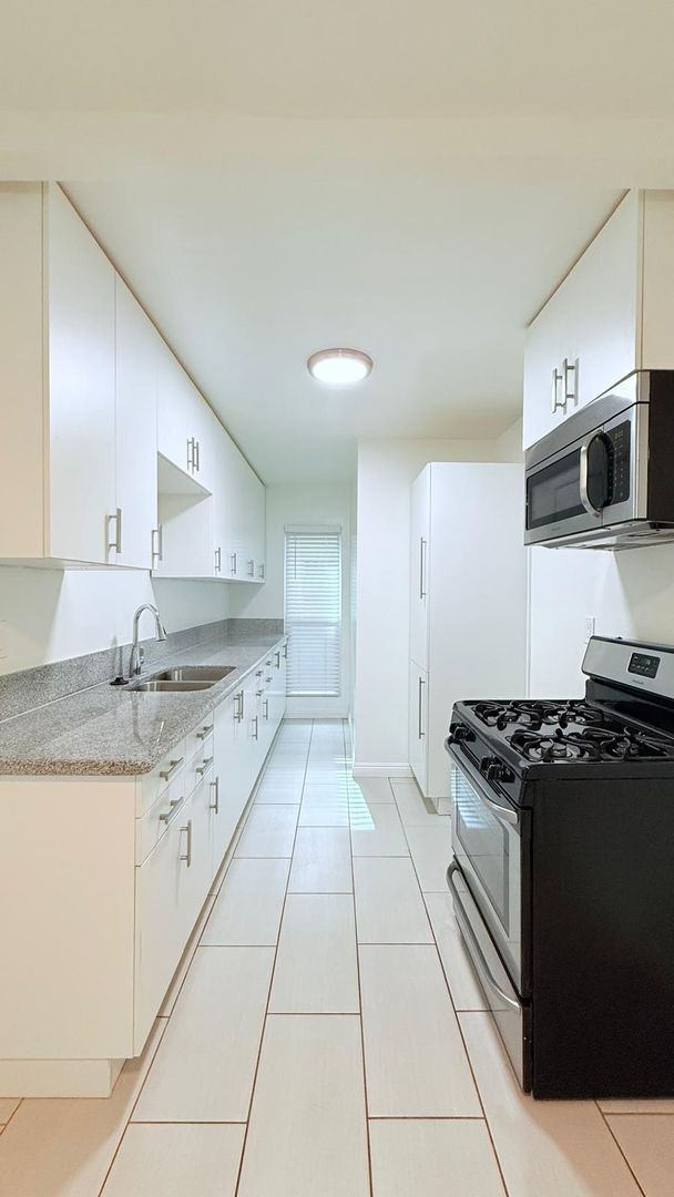 Photo - 2025 S. Bedford