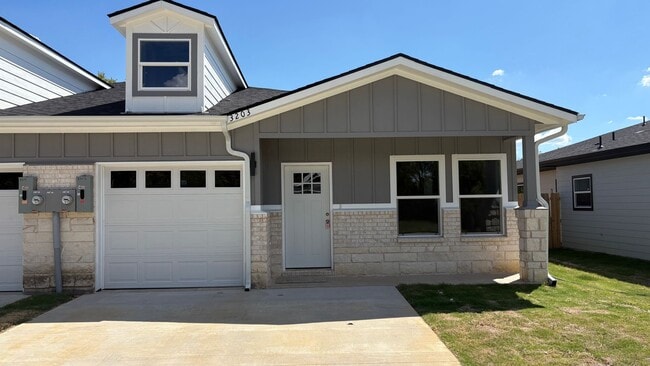 Building Photo - 3203 Bourland St