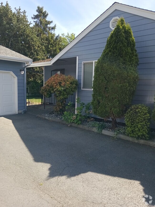 Building Photo - 31080 State Rte 20 Unit F1 Rental