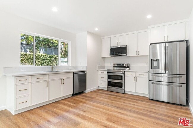 Building Photo - 1512 S Durango Ave Unit 1512