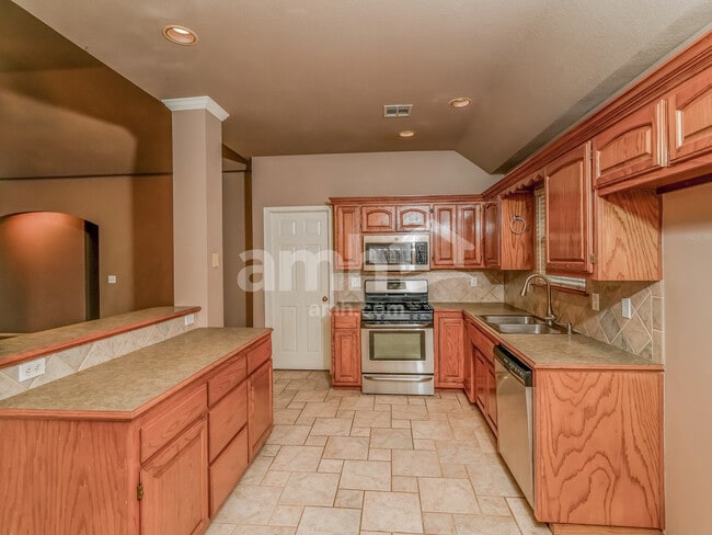 Photo - 10302 E 114th St S