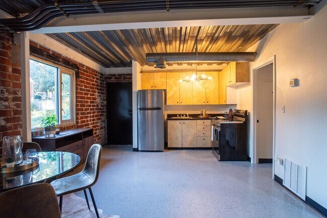 Photo - 15 Burbank Dr SW