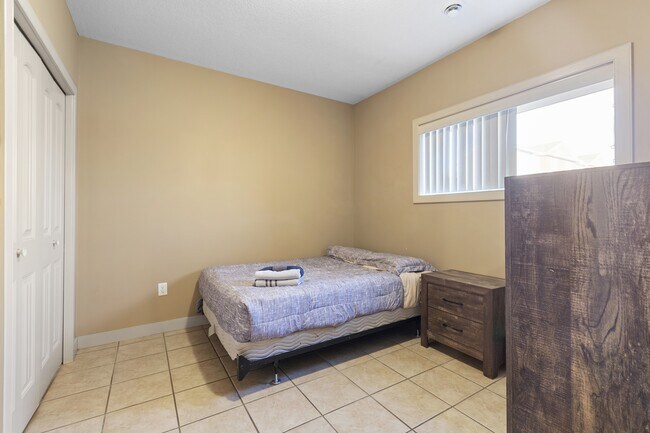 Photo - 9205-9293 93 Ave Unit 102