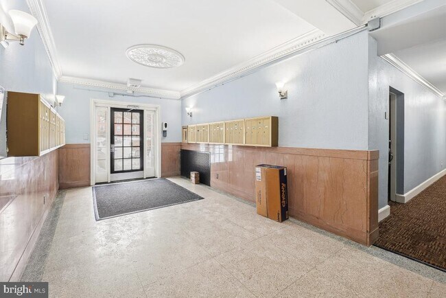 Photo - 906 S Washington St Unit 101