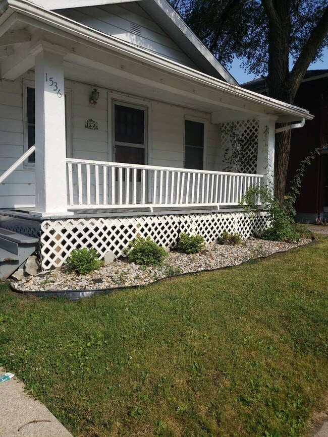 Building Photo - 2 BR House Near Lakeside Park