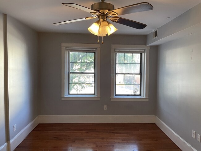 Building Photo - 353 N Easton Rd Unit 304