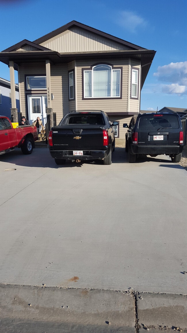 11537-11576 76 Ave