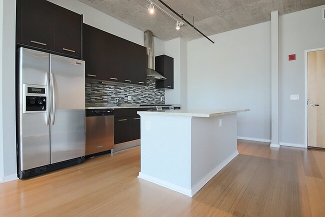 Photo - 156 W Roosevelt Rd