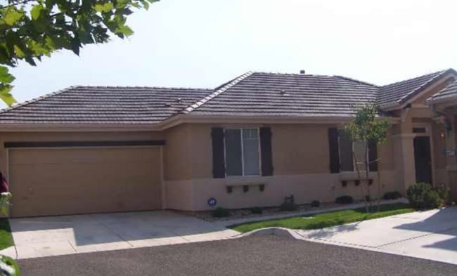Photo - 3 Bed , 2 Bath in Wingfield Springs!